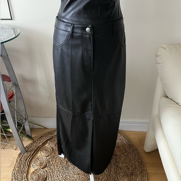Max Studio Black Faux Leather Long Skirt with Front Slit Size Large NWT - Picture 7 of 13